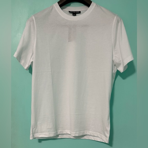 New Michael Kors T-shirt size medium 100% cotton